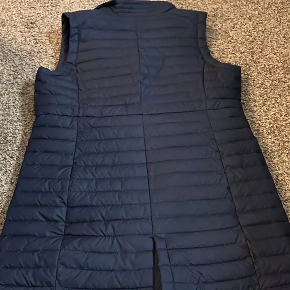 Women’s Columbia Navy Quilted Vest - Picture 7 of 8